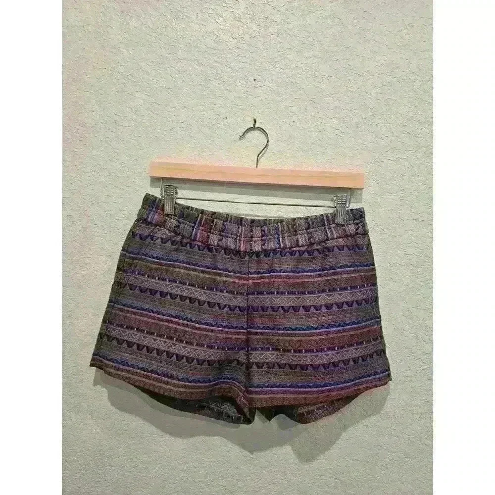 J CREW Aztec Elastic Shorts. Sexy cute shorts. Size 2. - Picture 3 of 3